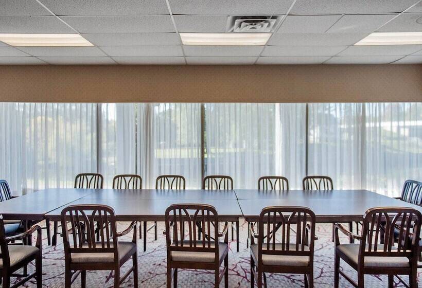 فندق Econo Lodge