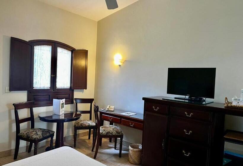 فندق Hacienda Los Laureles