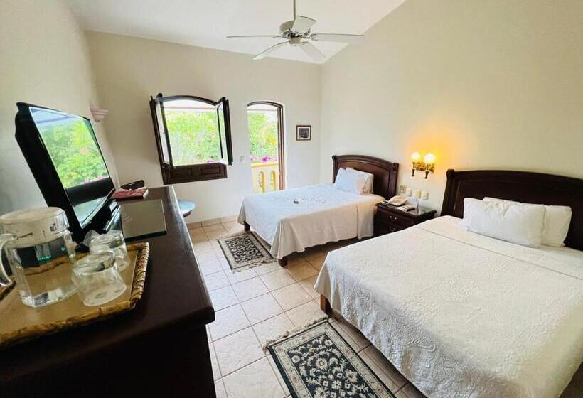 فندق Hacienda Los Laureles