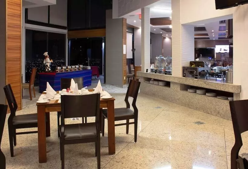 Отель Holiday Inn Queretaro Zona Diamante, An Ihg