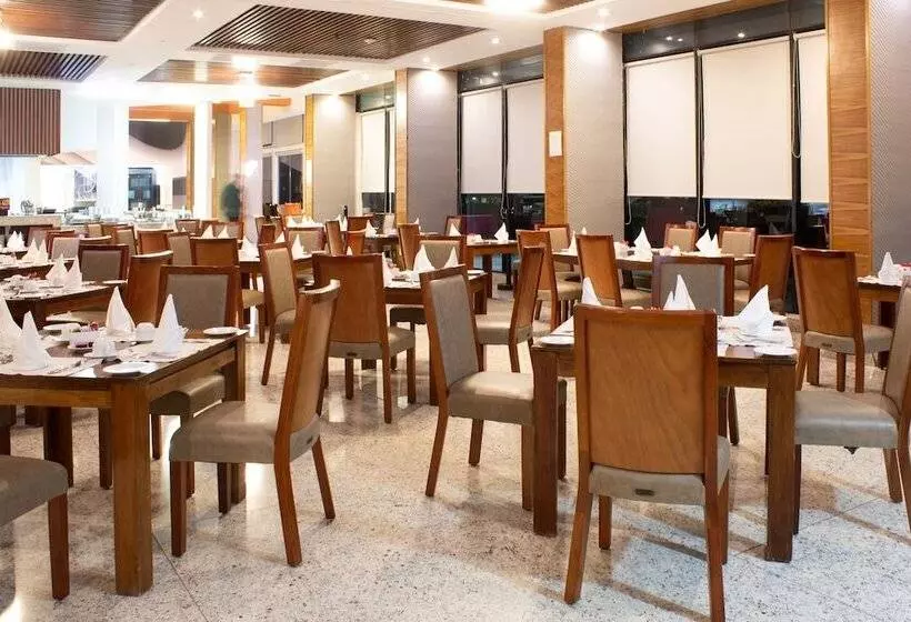 Отель Holiday Inn Queretaro Zona Diamante, An Ihg