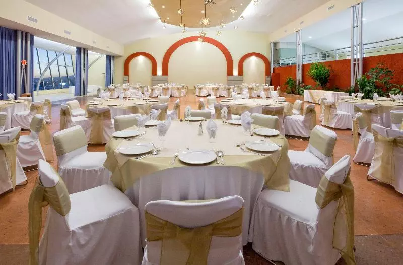 Отель Holiday Inn Queretaro Zona Diamante, An Ihg