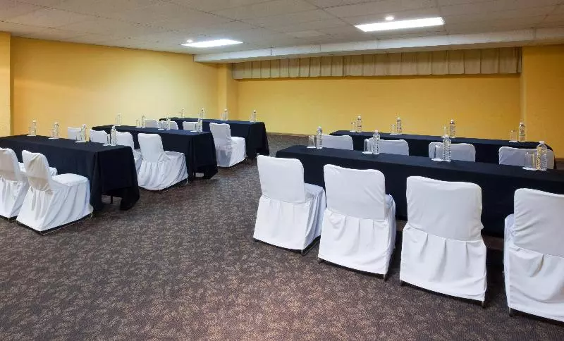 Отель Holiday Inn Queretaro Zona Diamante, An Ihg