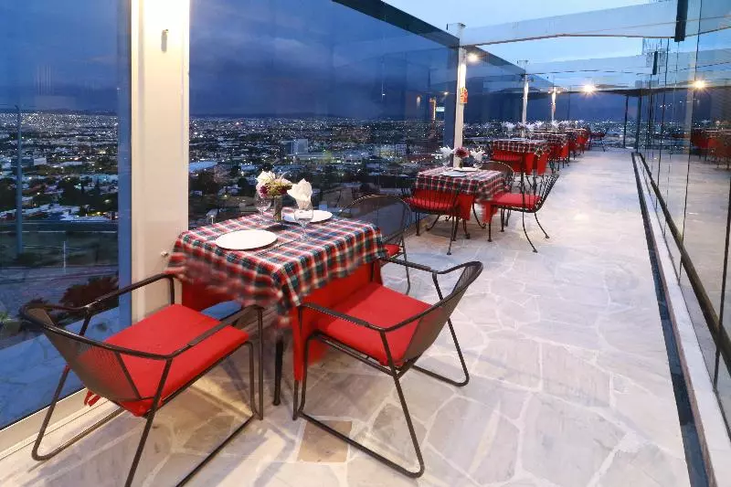 Отель Holiday Inn Queretaro Zona Diamante, An Ihg