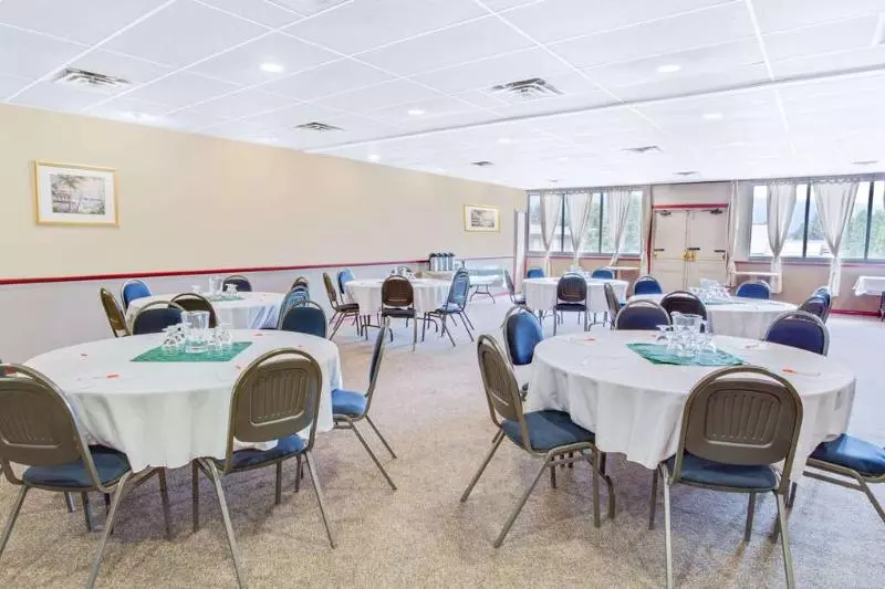 Hotel Howard Johnson By Wyndham Enderby