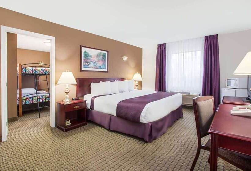 Ramada By Wyndham Red Deer Hotel & Suites