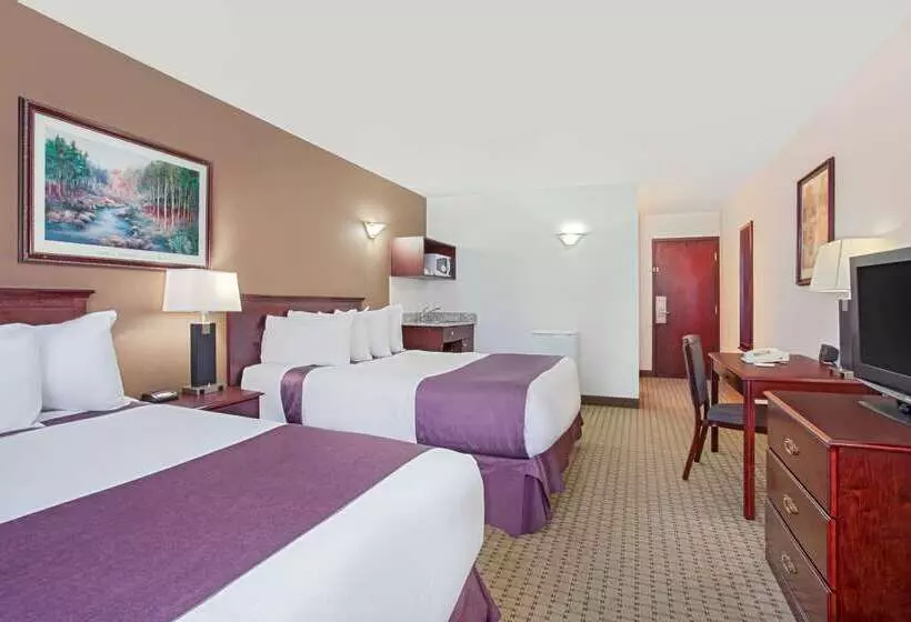 Ramada By Wyndham Red Deer Hotel & Suites