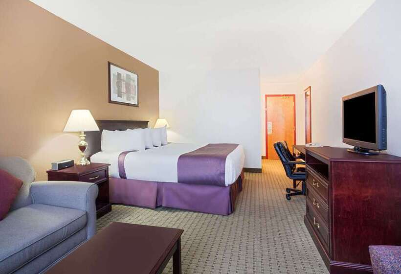 Ramada By Wyndham Red Deer Hotel & Suites