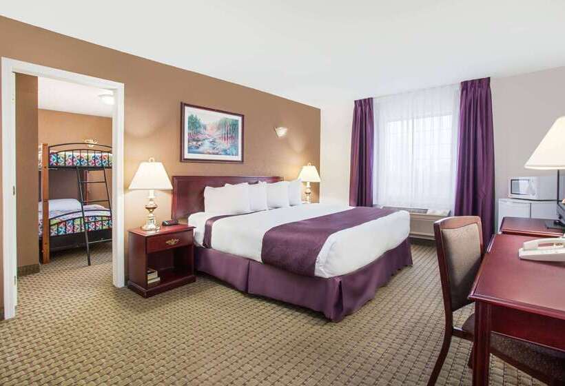 Ramada By Wyndham Red Deer Hotel & Suites