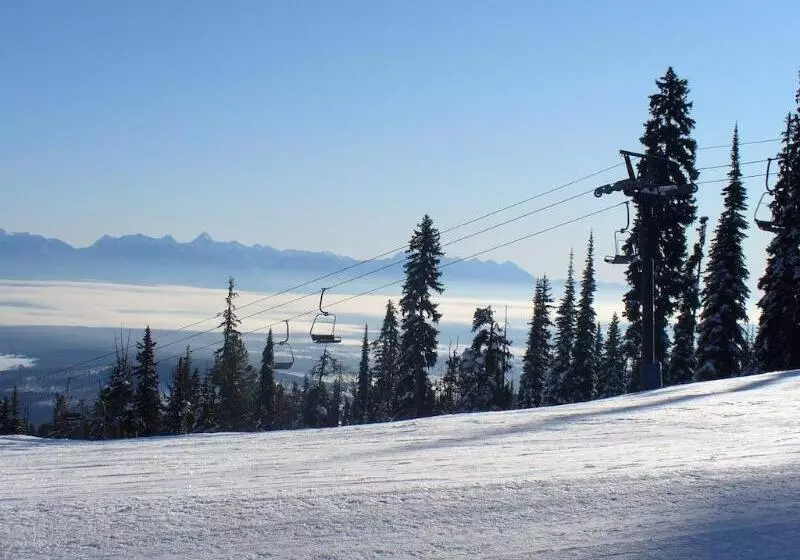 Отель Trickle Creek Lodge