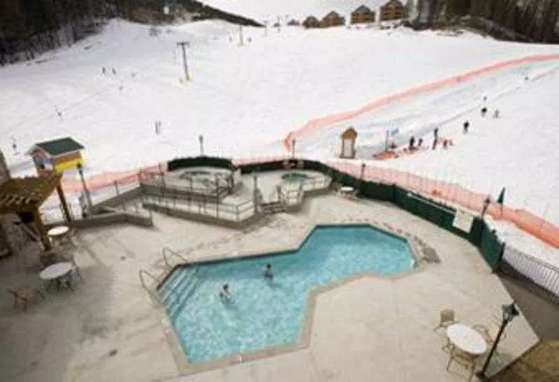 Отель Trickle Creek Lodge