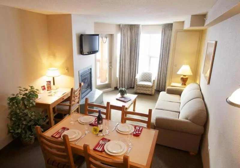 Отель Trickle Creek Lodge