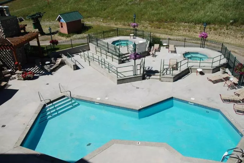 Отель Trickle Creek Lodge