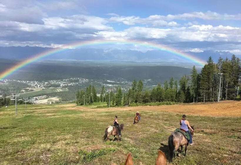 Отель Trickle Creek Lodge