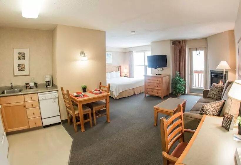 Отель Trickle Creek Lodge