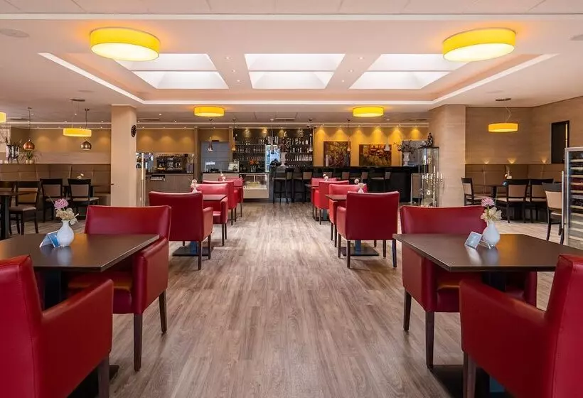 Maximilian Hotel & Apartments Weil Am Rhein / Basel