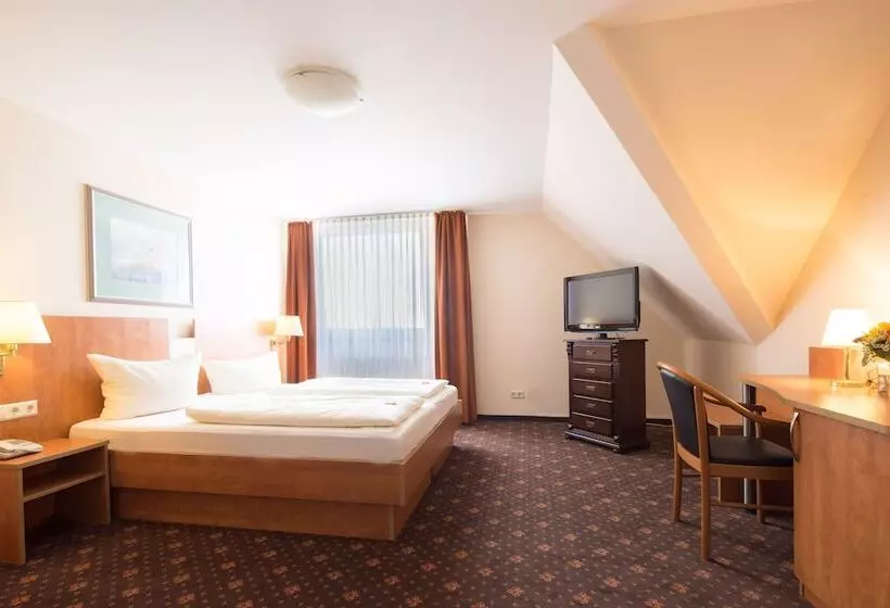 Maximilian Hotel & Apartments Weil Am Rhein / Basel