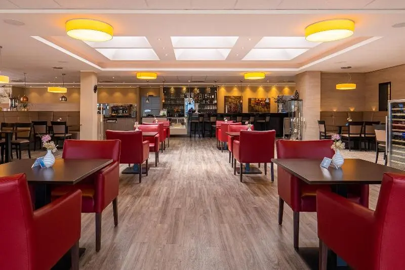 Maximilian Hotel & Apartments Weil Am Rhein / Basel