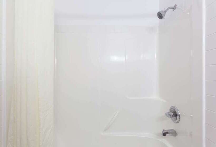 Мотель Super 8 By Wyndham Hinton