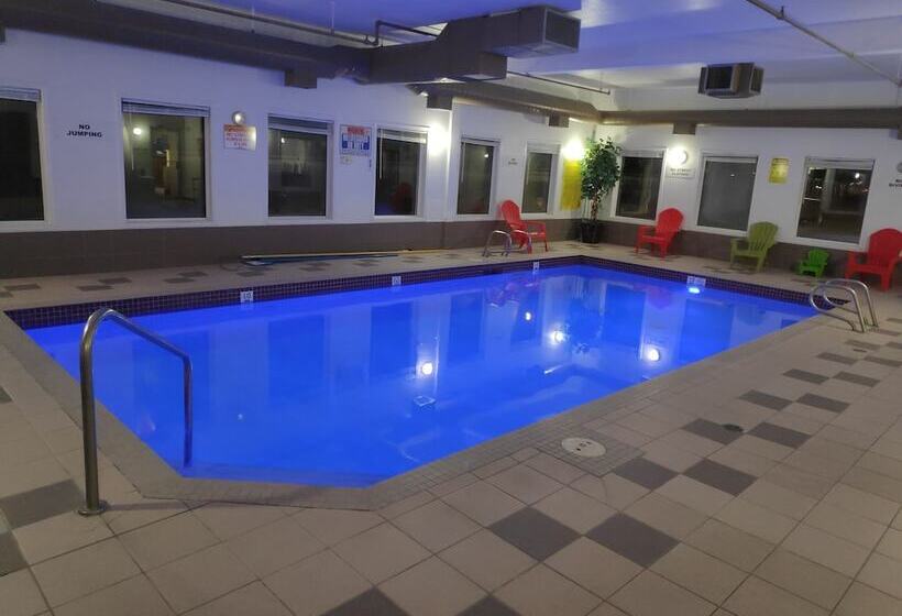 Мотель Super 8 By Wyndham Hinton