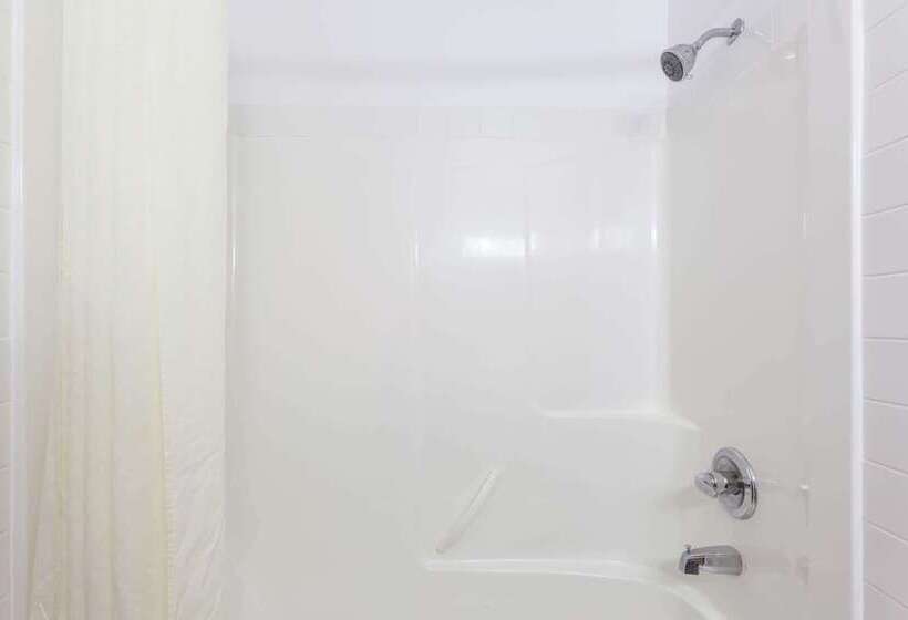 Мотель Super 8 By Wyndham Hinton