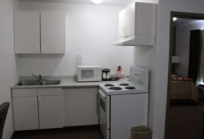 Мотель Super 8 By Wyndham Hinton