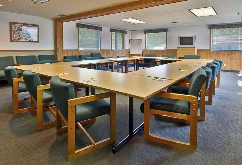 מוטל Super 8 By Wyndham Kenora