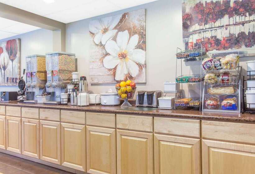 مُتل Super 8 By Wyndham Kenora