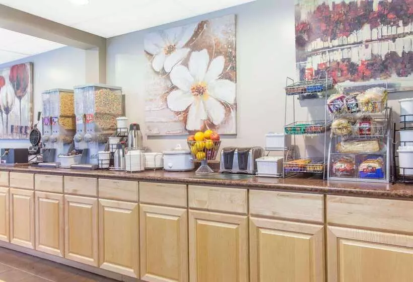 מוטל Super 8 By Wyndham Kenora