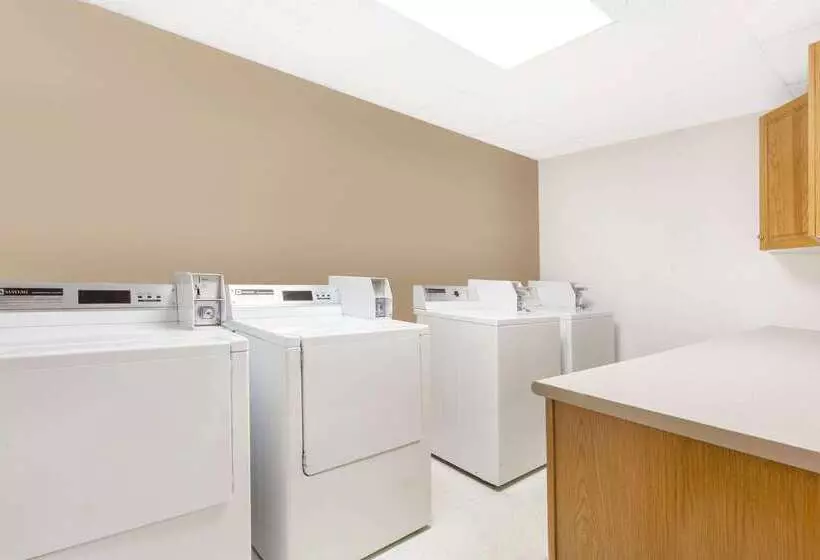 מוטל Super 8 By Wyndham Kenora