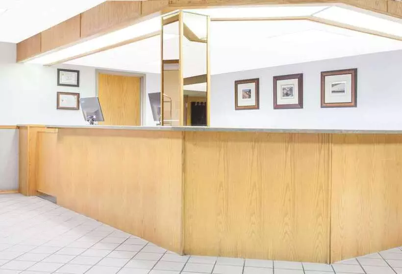 מוטל Super 8 By Wyndham Kenora