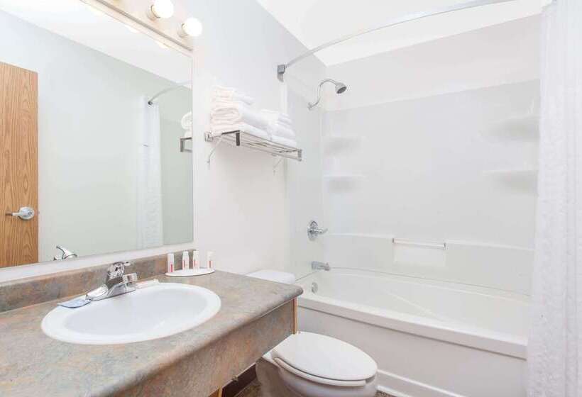 مُتل Super 8 By Wyndham Kenora