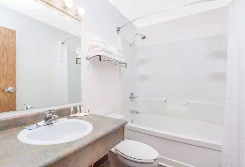 מוטל Super 8 By Wyndham Kenora