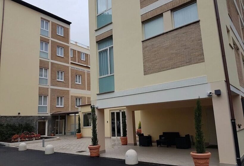 פונדק Vatican Area Hotel Holiday Rooms