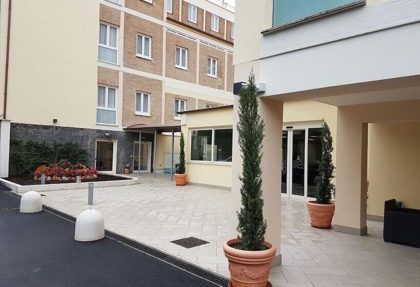 פונדק Vatican Area Hotel Holiday Rooms