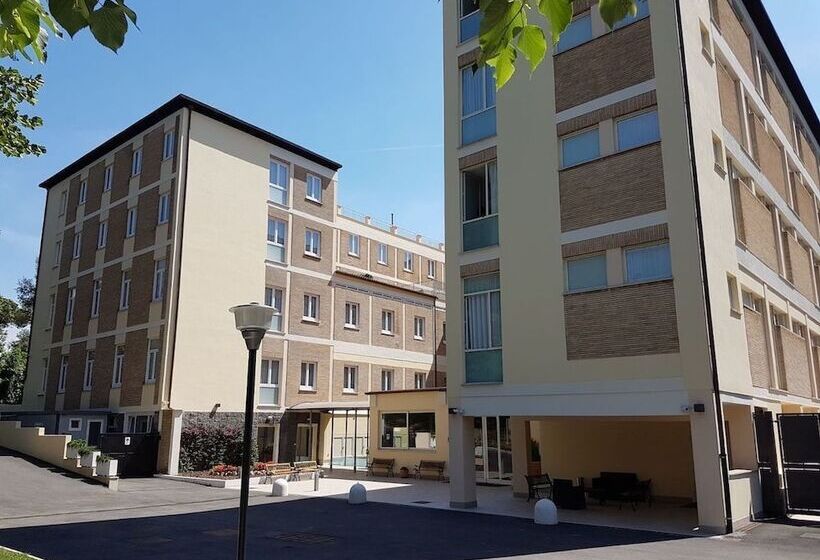 פונדק Vatican Area Hotel Holiday Rooms