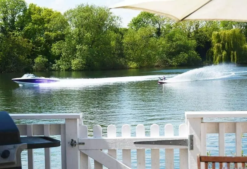 Residenssi Mallard Lodge