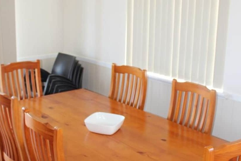 בית מלון כפרי Belair Gardens Caravan Park