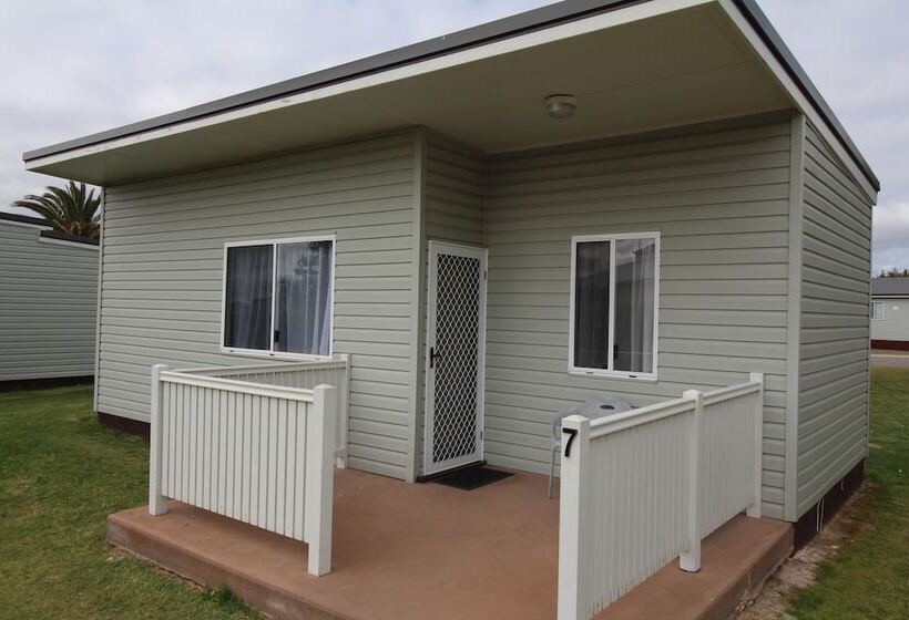 בית מלון כפרי Belair Gardens Caravan Park