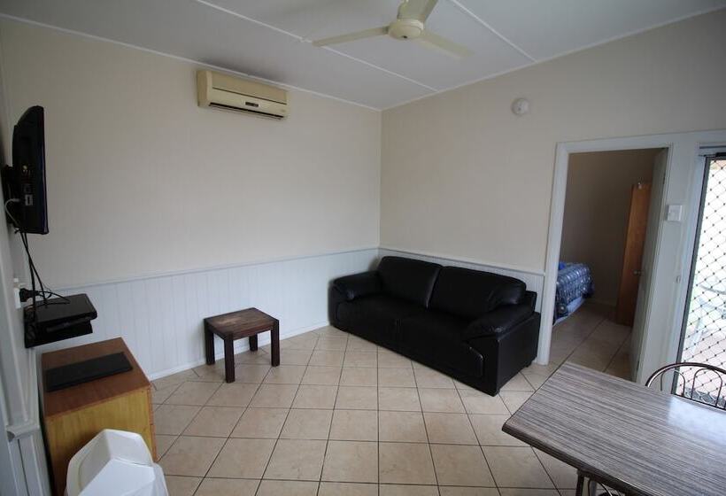 בית מלון כפרי Belair Gardens Caravan Park