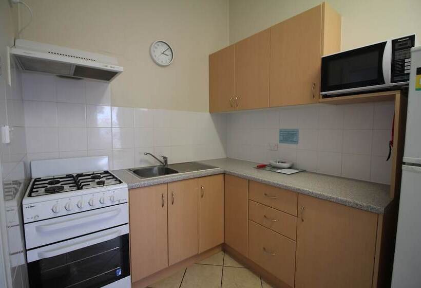 בית מלון כפרי Belair Gardens Caravan Park