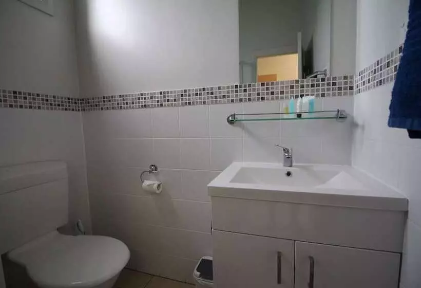 هتل Belair Gardens Caravan Park