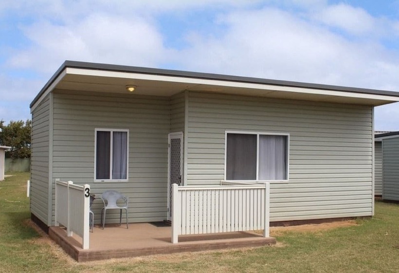 בית מלון כפרי Belair Gardens Caravan Park