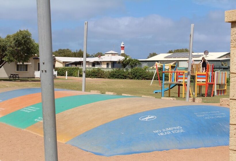 בית מלון כפרי Belair Gardens Caravan Park