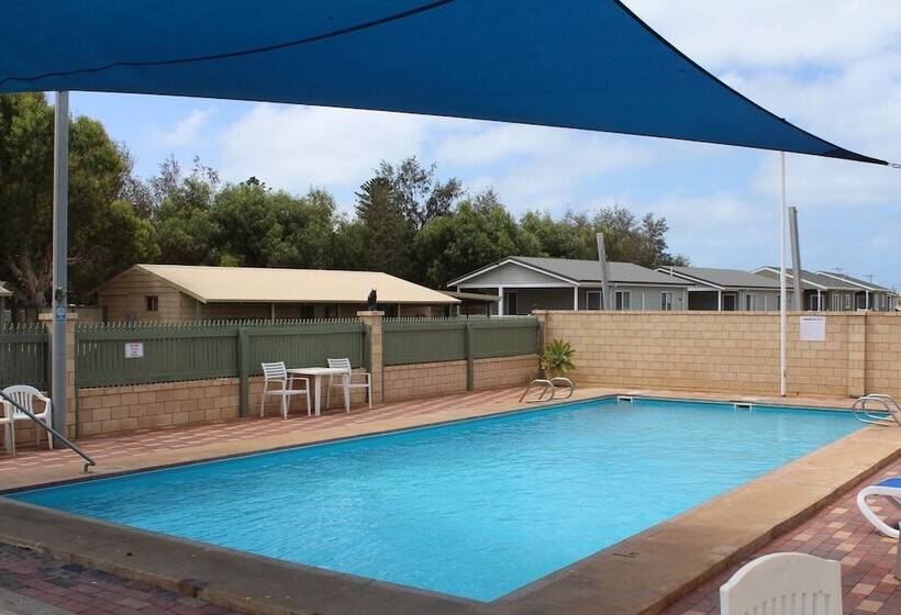 בית מלון כפרי Belair Gardens Caravan Park