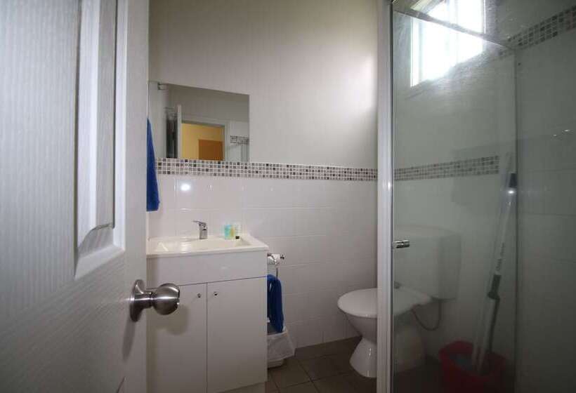 בית מלון כפרי Belair Gardens Caravan Park