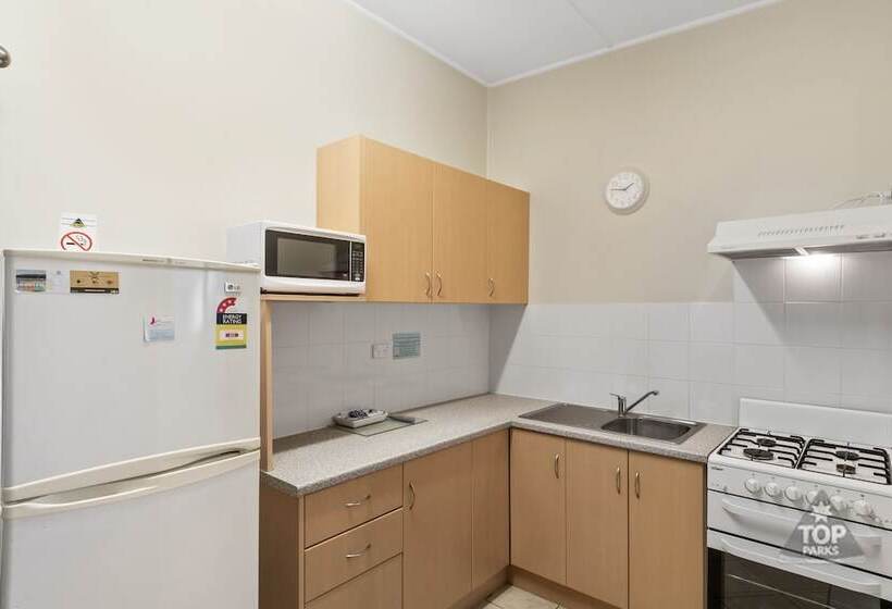 בית מלון כפרי Belair Gardens Caravan Park