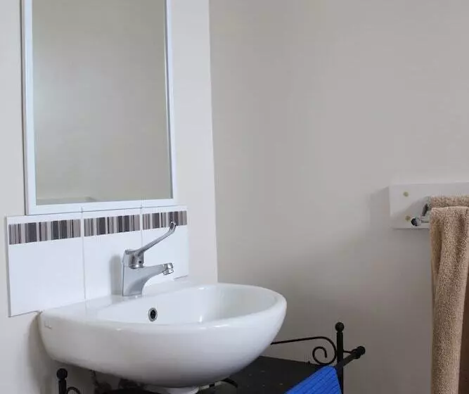Hotelli Belair Gardens Caravan Park