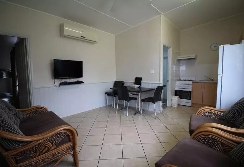 Hotelli Belair Gardens Caravan Park