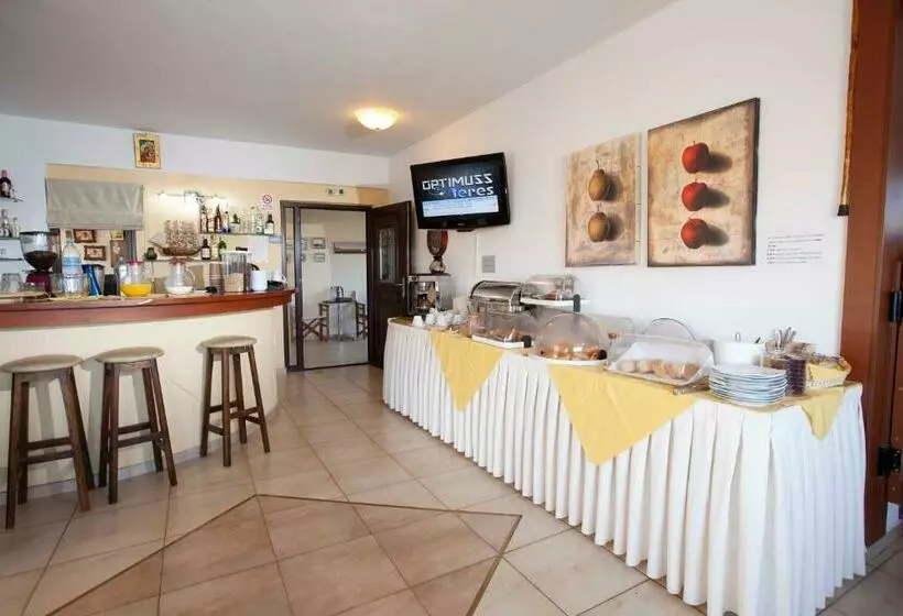 ホテル Berdoussis